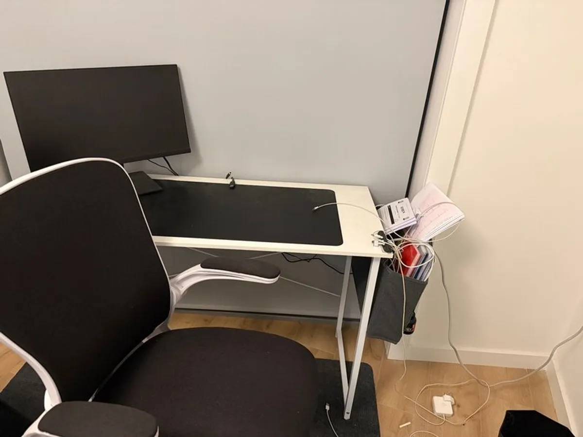 computer table + chair + 24" monitor - Image 3