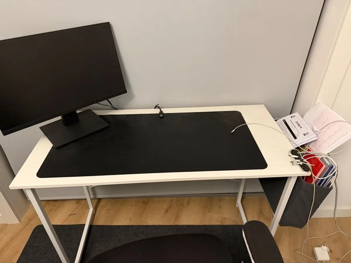 computer table + chair + 24" monitor - Image 4