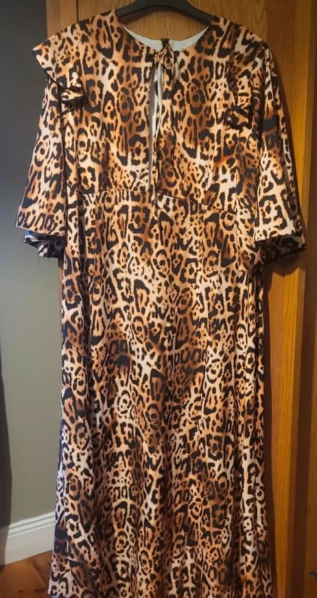 Leopard print maternity dress - Image 1