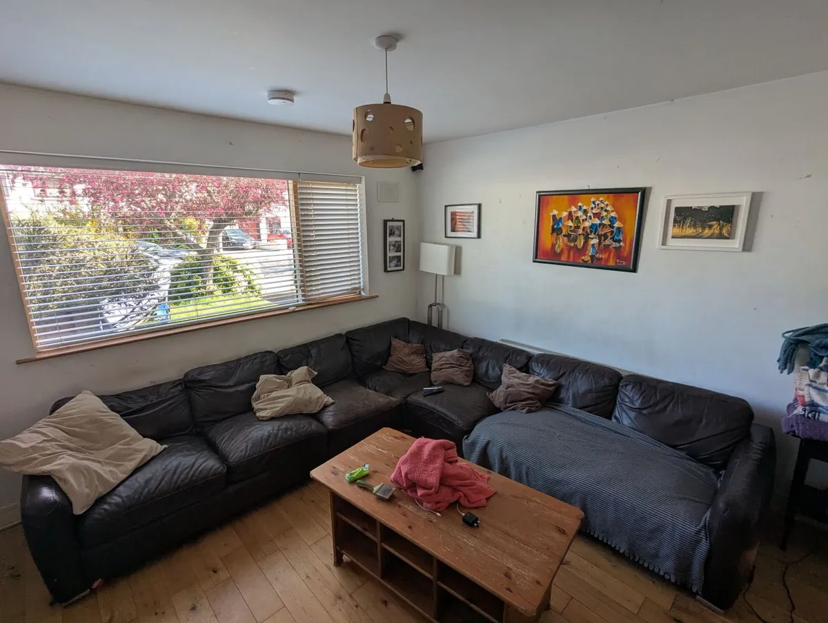 7 seater corner sofa free to take away - Image 2