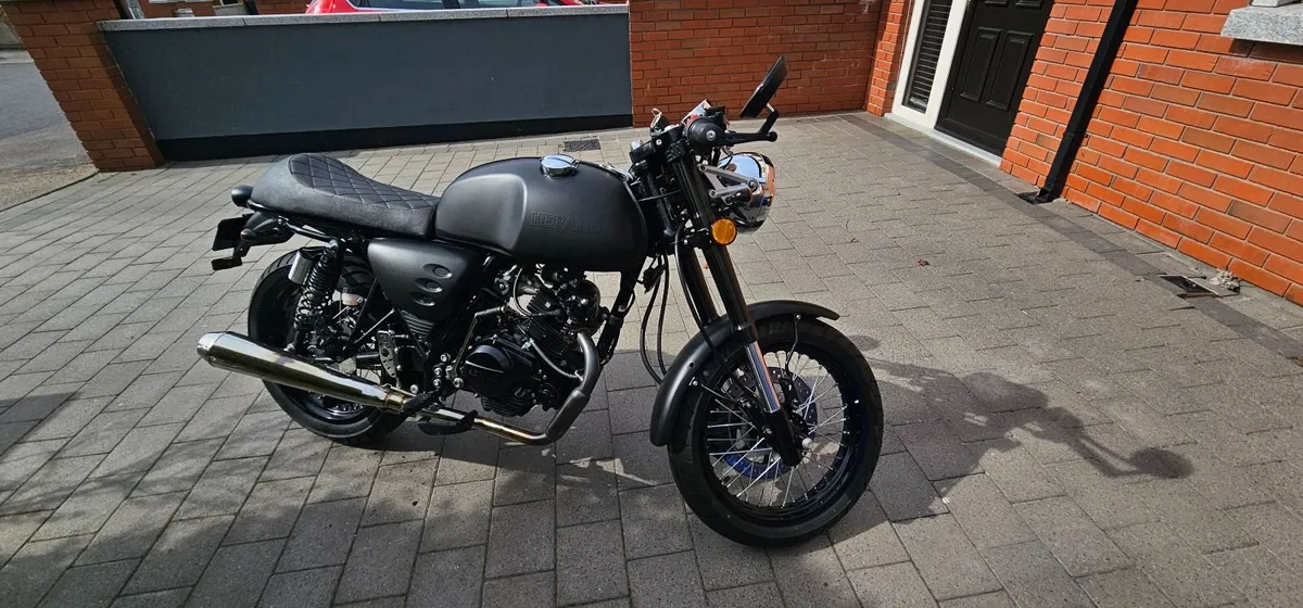Herald Cafe Racer 125cc - Image 1