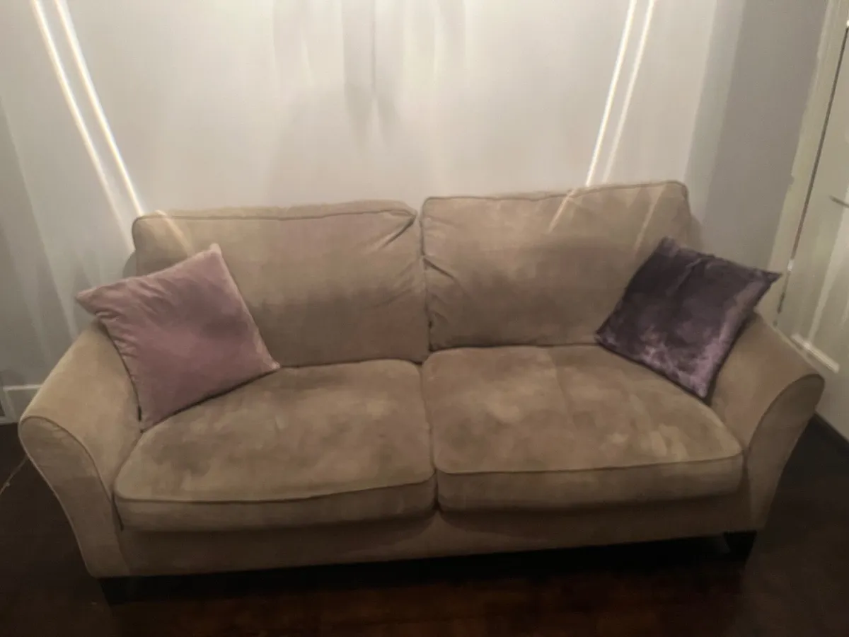 Room Clearance - Image 1