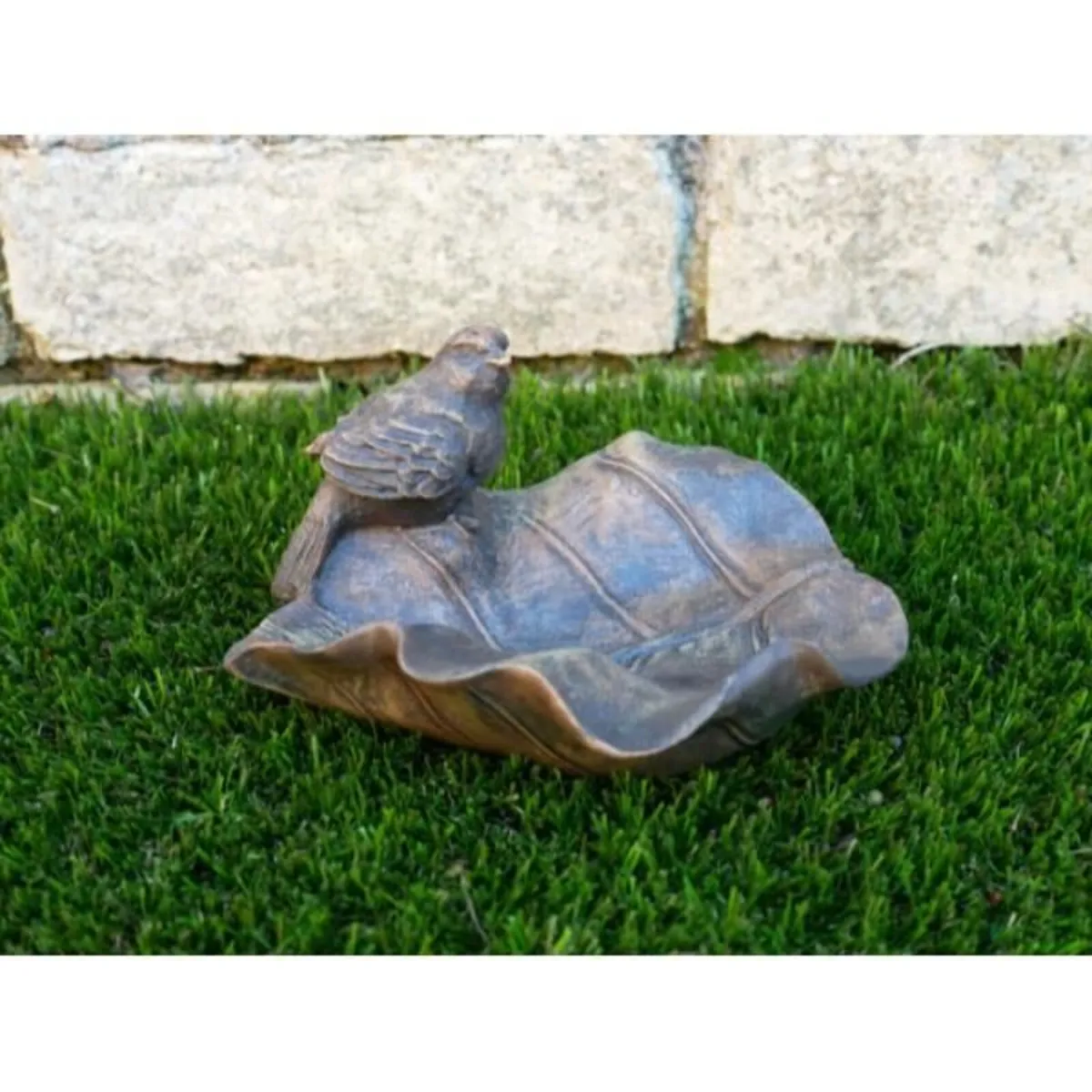 Bird on Leaf Feeder D9460