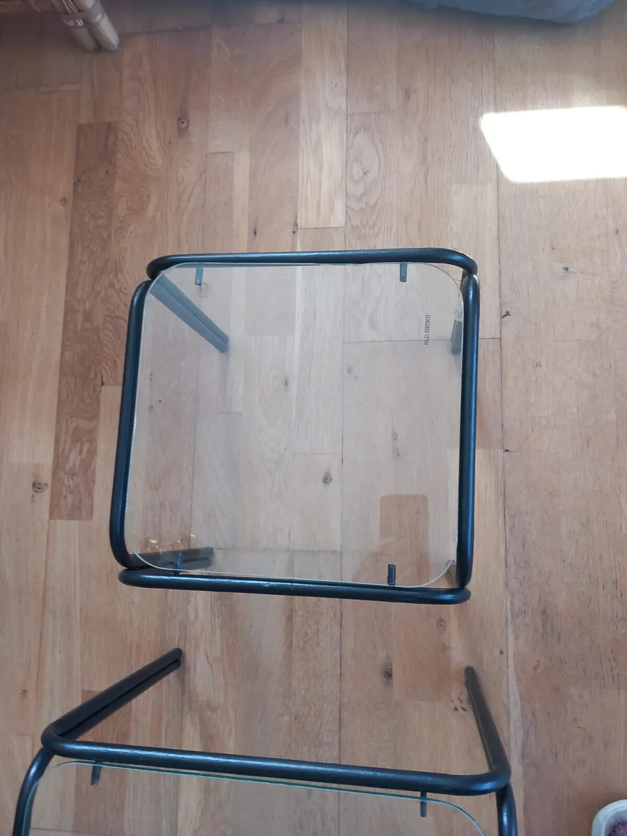 3 glass tables - Image 1