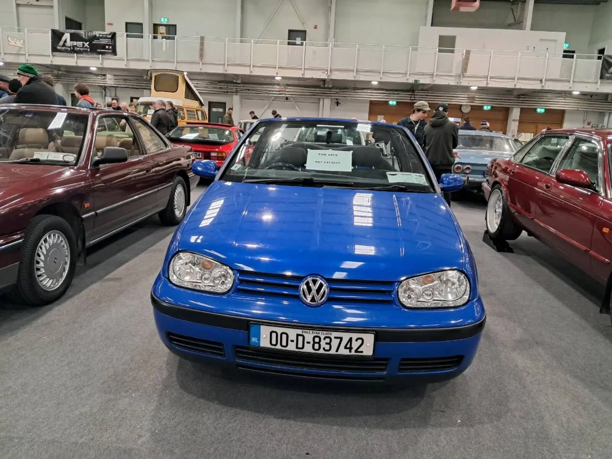 Volkswagen Golf Convertible - Image 2