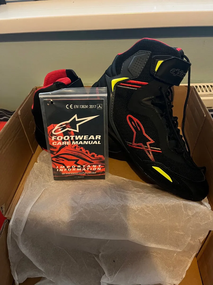 Alpinestars boots/Rst Isle of Man Tt bottoms - Image 1