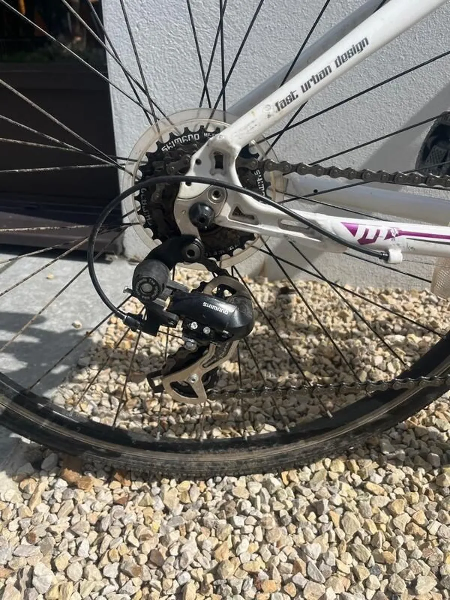 Ladies Bike - great condition - Image 2