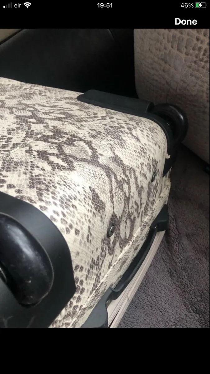 New small case €30 - Image 4