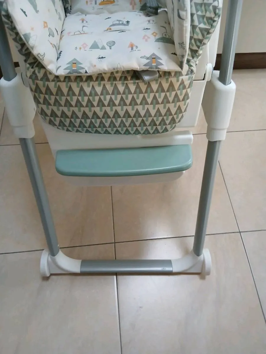 JOIE HIGH CHAIR AS NEW - Image 4