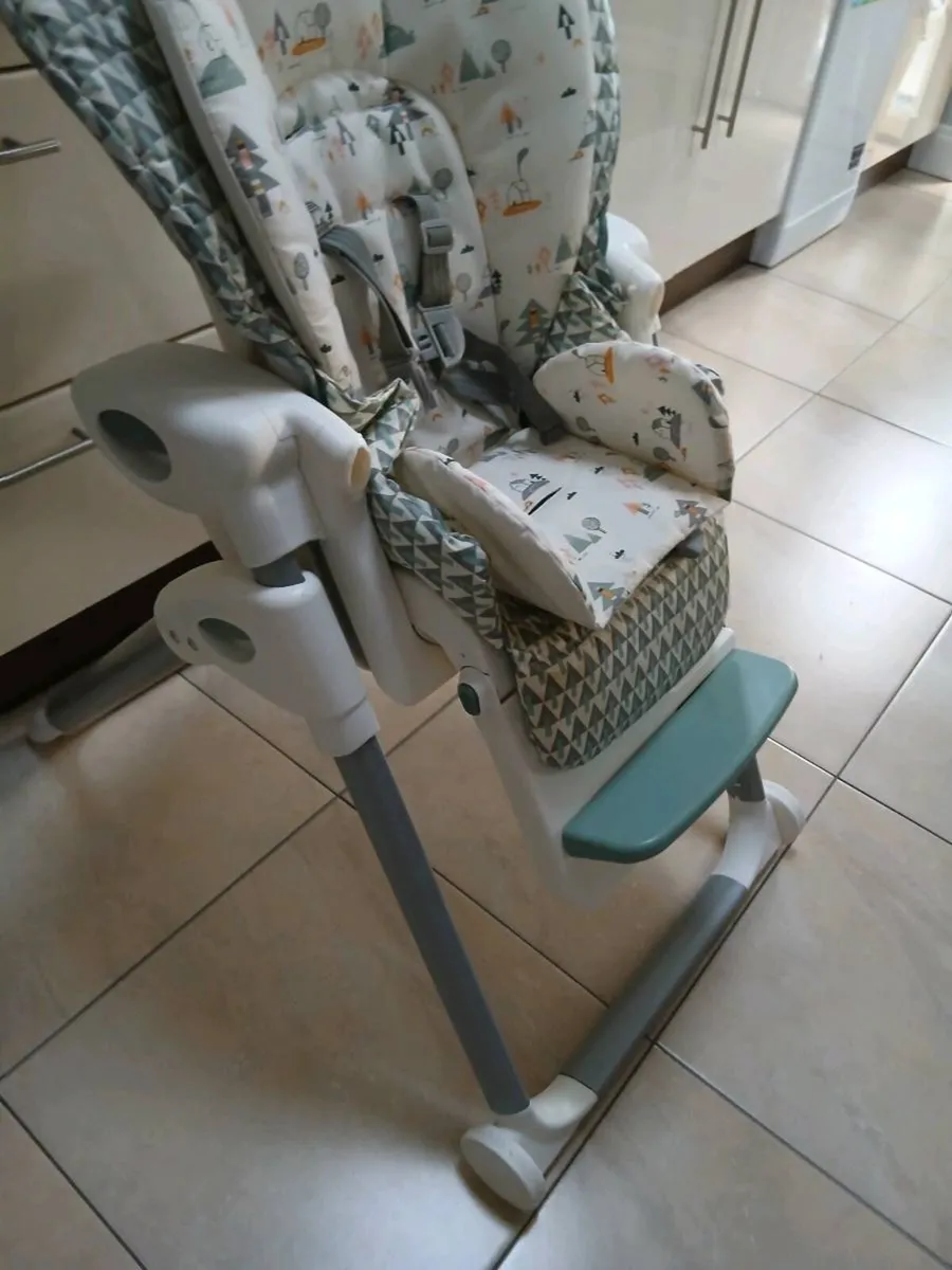 JOIE HIGH CHAIR AS NEW - Image 3