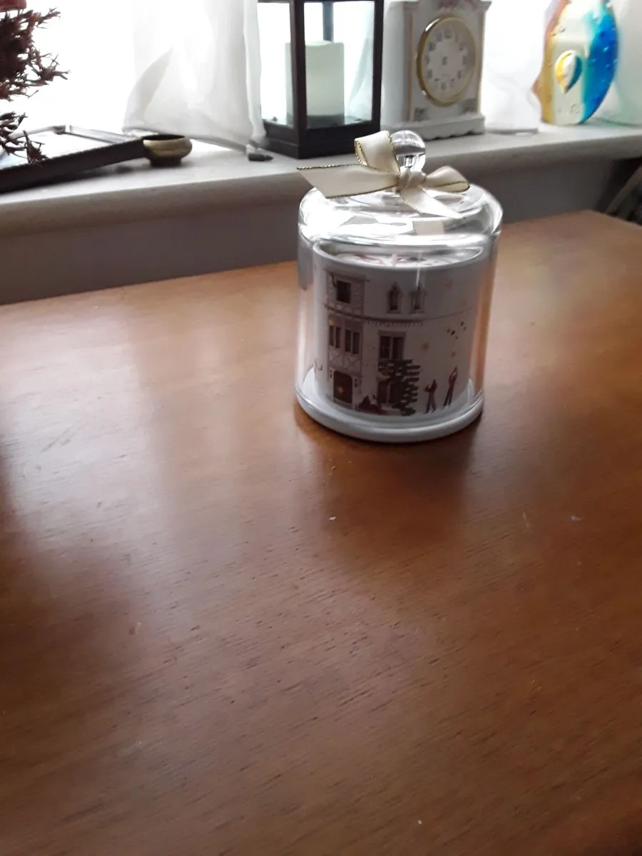 Lovely unwanted gift scented vanilla candle - Image 2