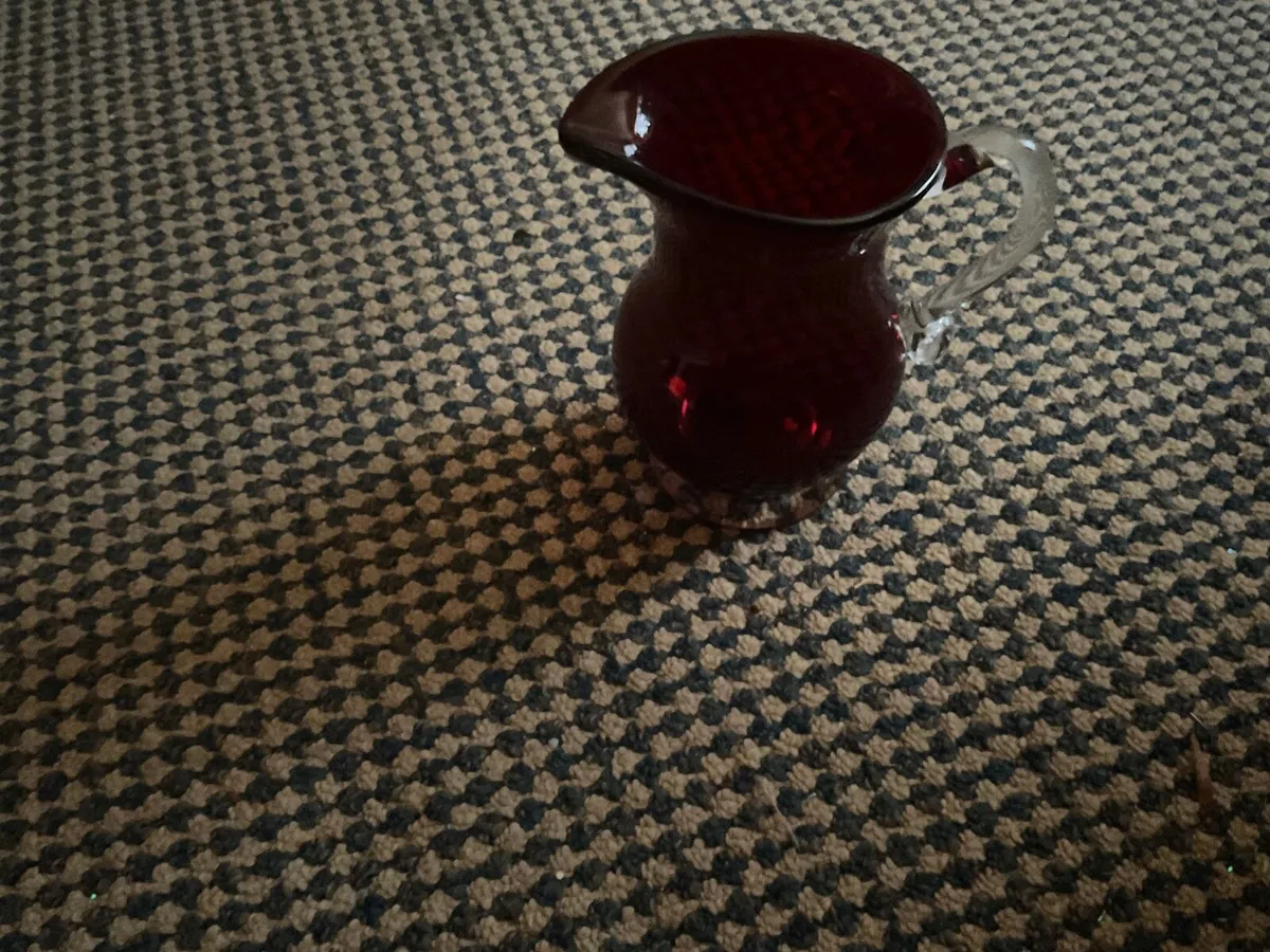 Two pieces of cranberry glass - Image 2