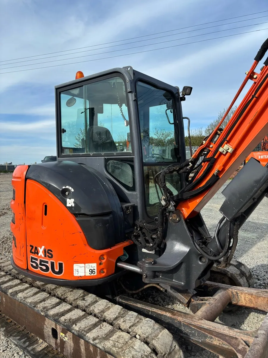 Hitachi ZX55U-5A mini digger - Image 2