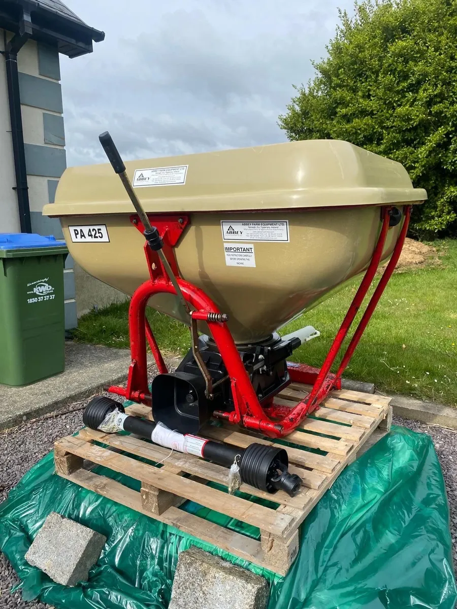 Abbey half tonne fertiliser spinner - Image 1