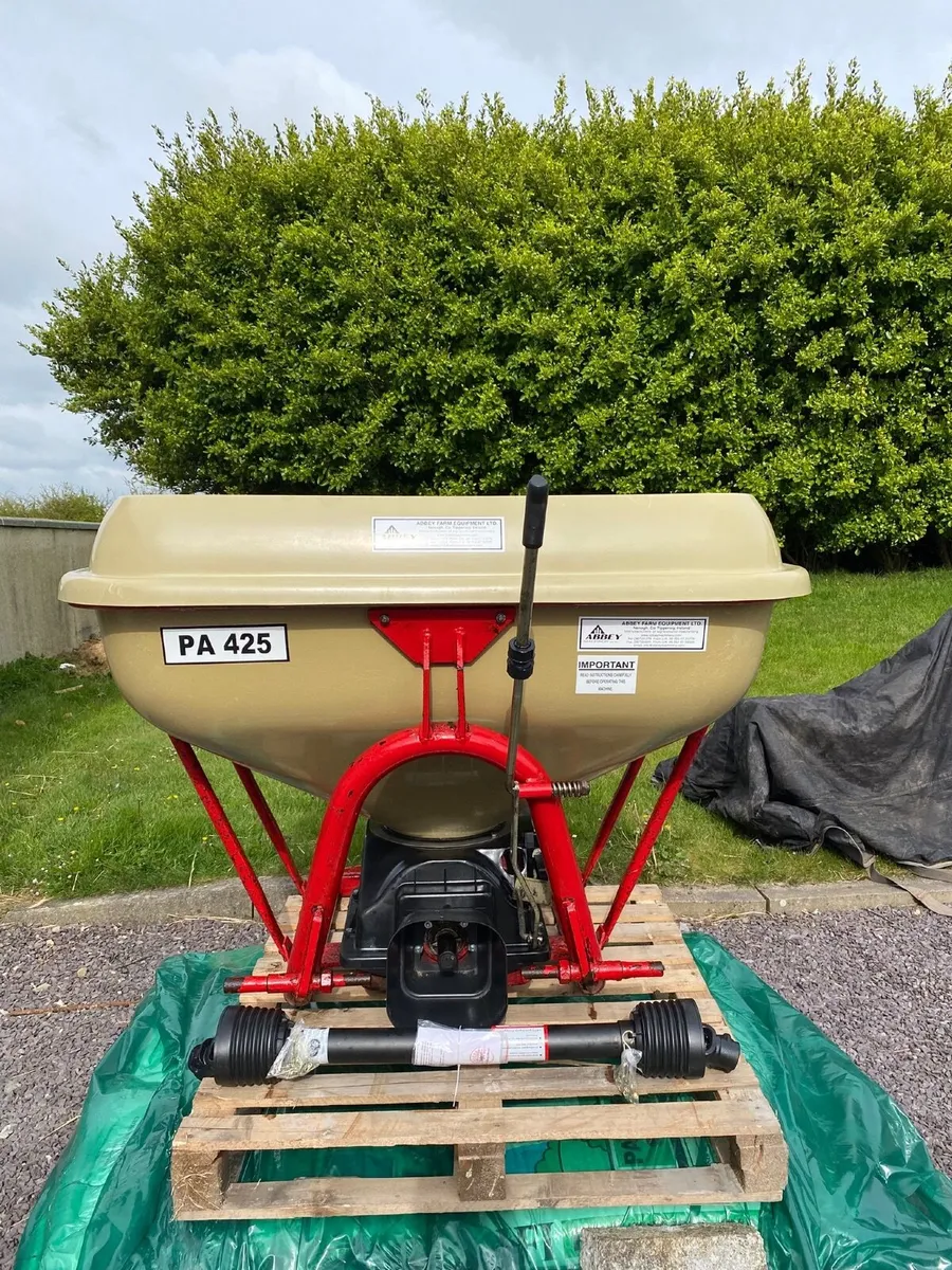 Abbey half tonne fertiliser spinner - Image 2