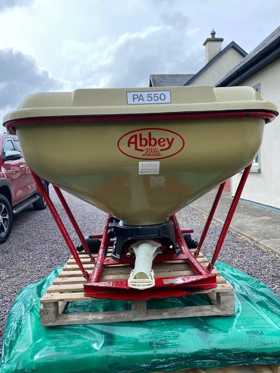 Abbey half tonne fertiliser spinner - Image 3