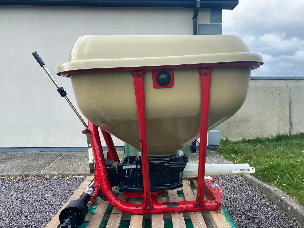 Abbey half tonne fertiliser spinner - Image 4