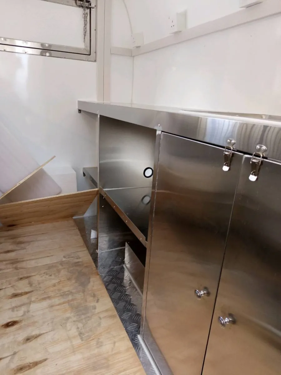Food trailer - Image 4