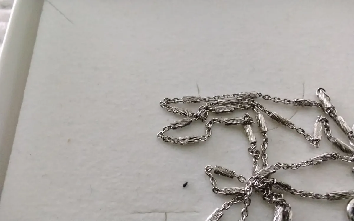 Stg silver yellow opal & sapphire halo pendant 20" - Image 2