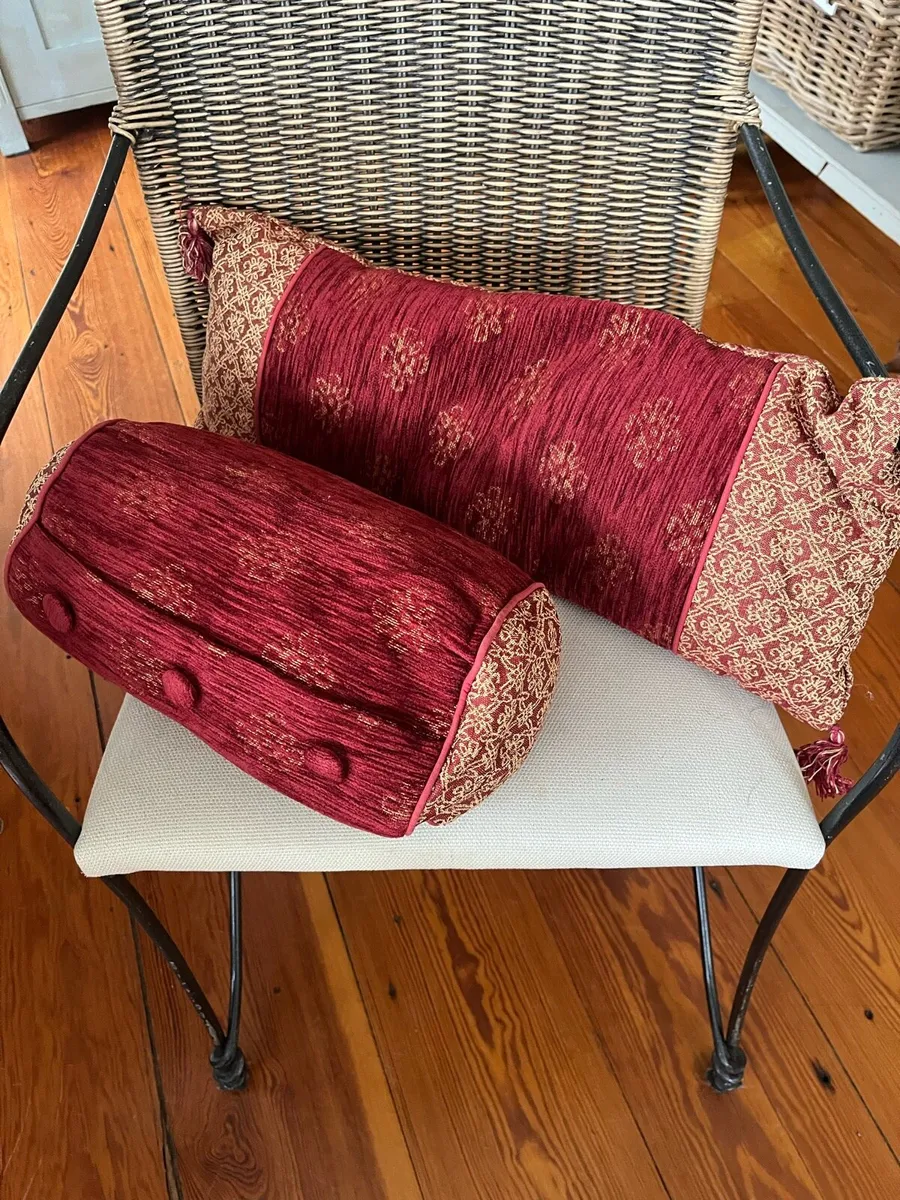 Gorgeous vintage bolster & cushion set - Image 1