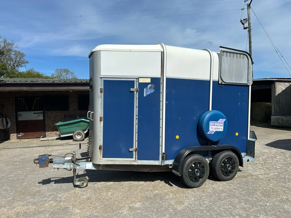 505 Ifor Williams Horsebox - Image 1
