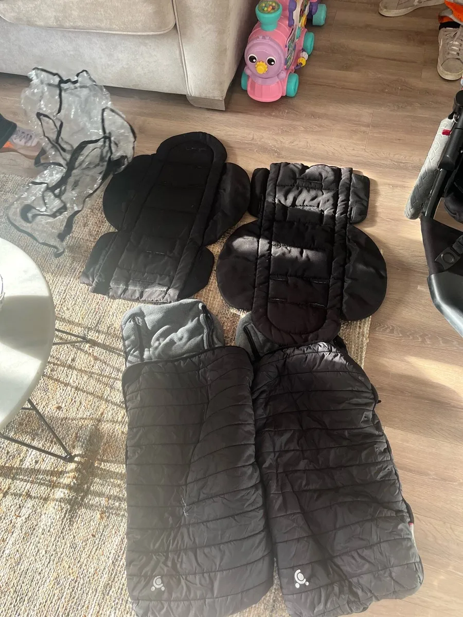 Out & about double buggy - Image 3