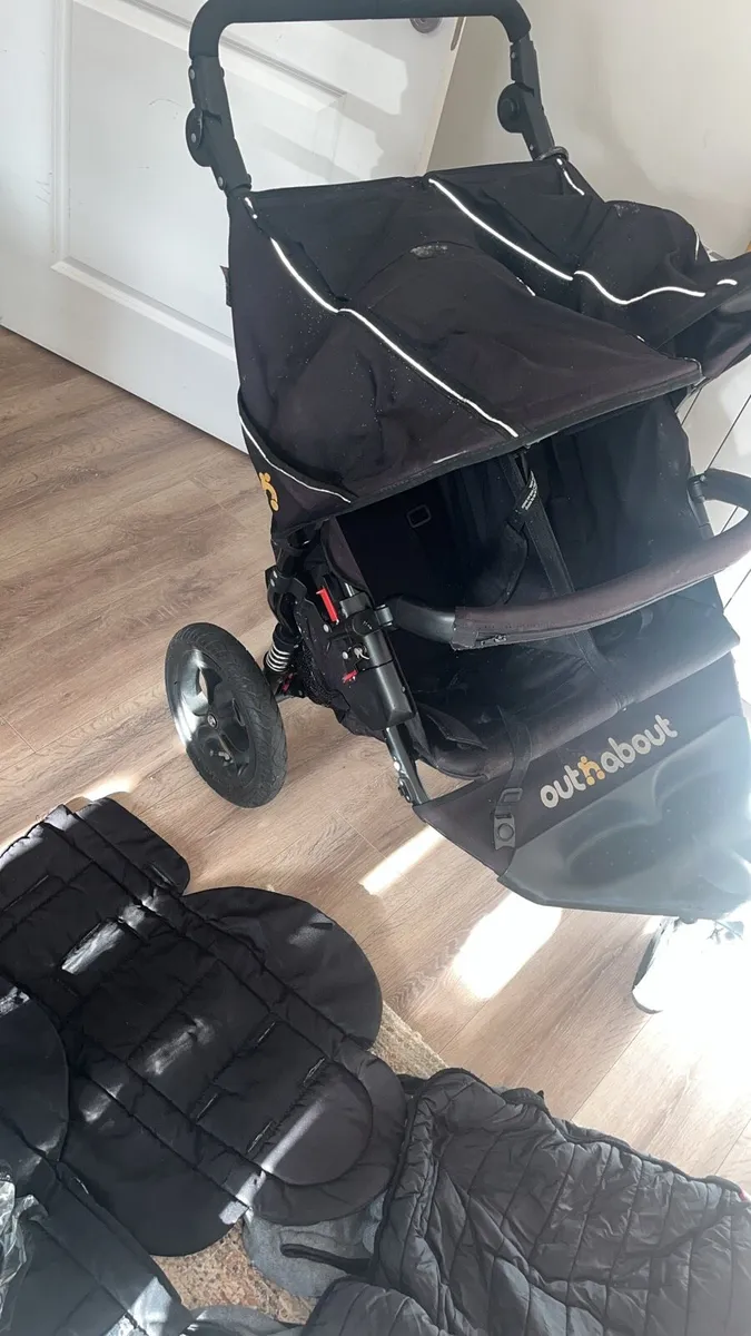 Out & about double buggy - Image 4