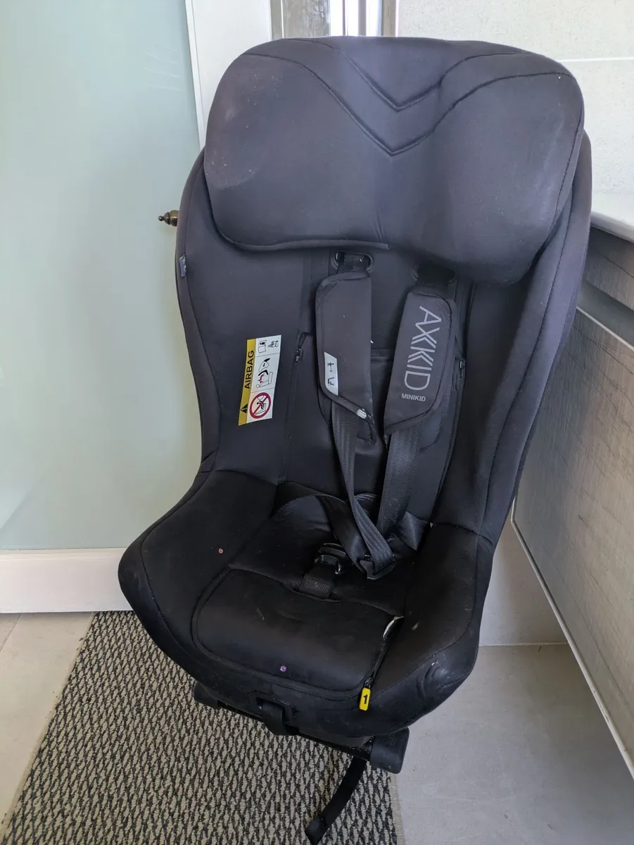 Car seat - Image 1