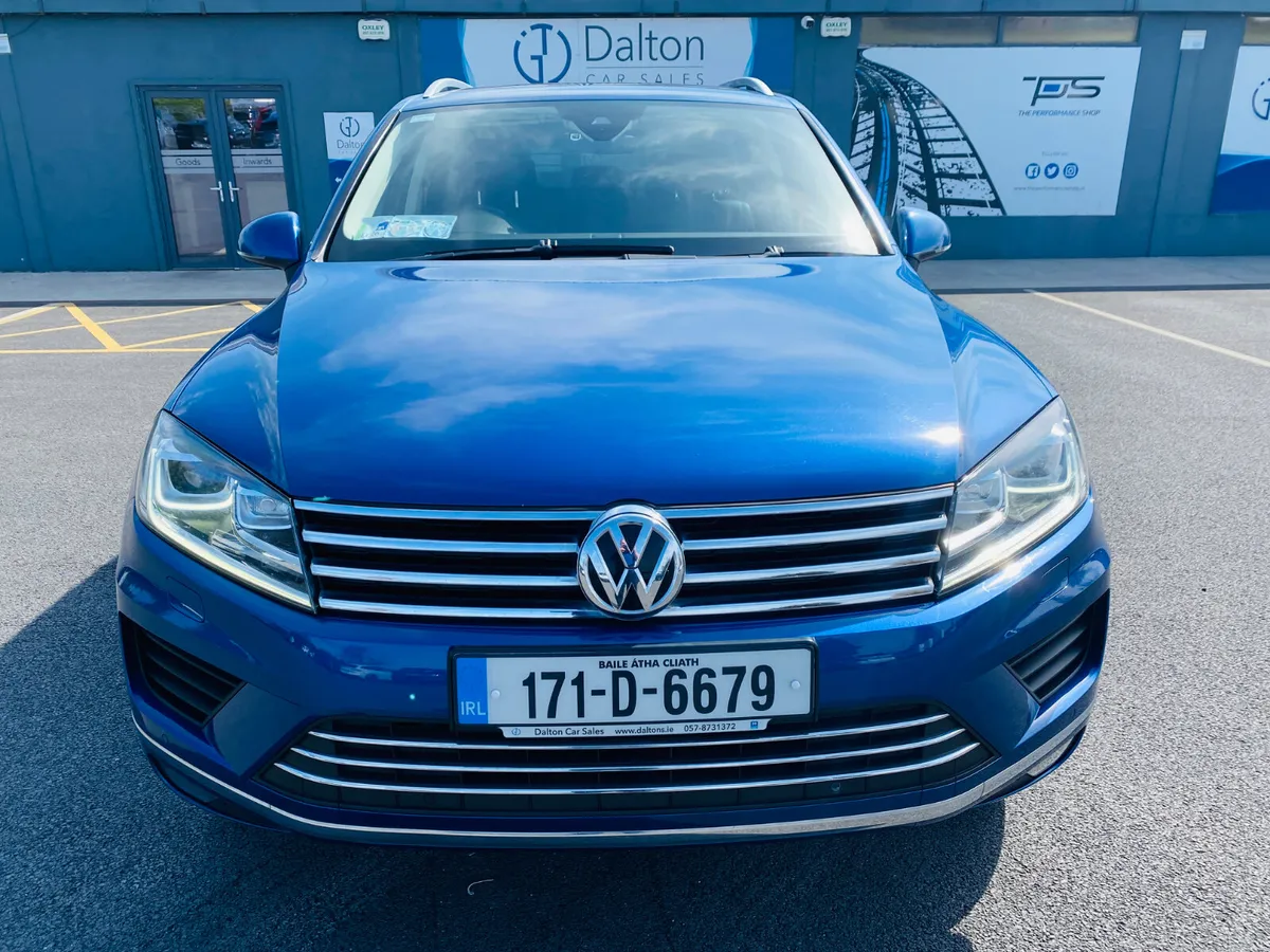 VOLKSWAGEN TOUAREG V6 3.0 TDI CREWCAB 5 SEAT 2017 - Image 2