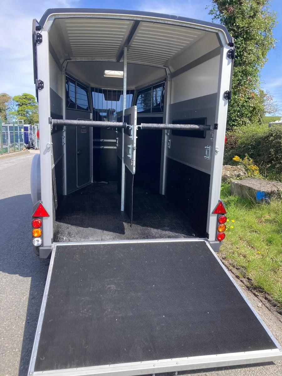Jul 24 Ifor Williams HBX511 Horsebox - Image 3