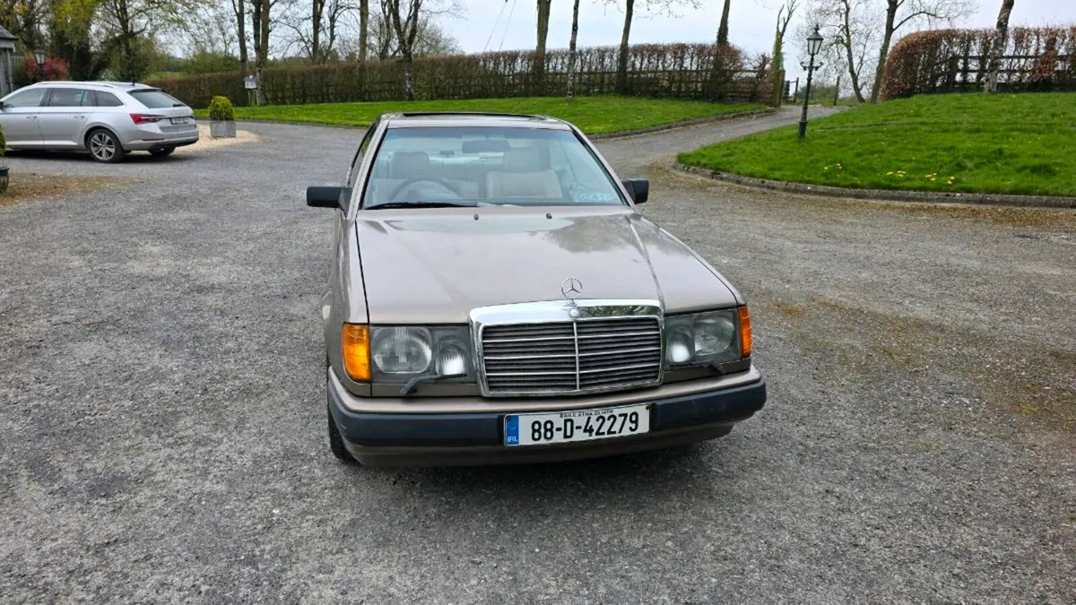 1988 Mercedes-Benz (W124) 300CE Coupe - Image 2