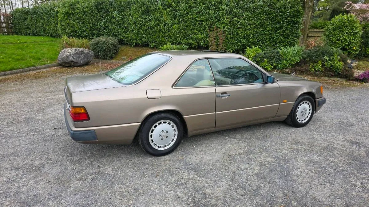 1988 Mercedes-Benz (W124) 300CE Coupe - Image 3