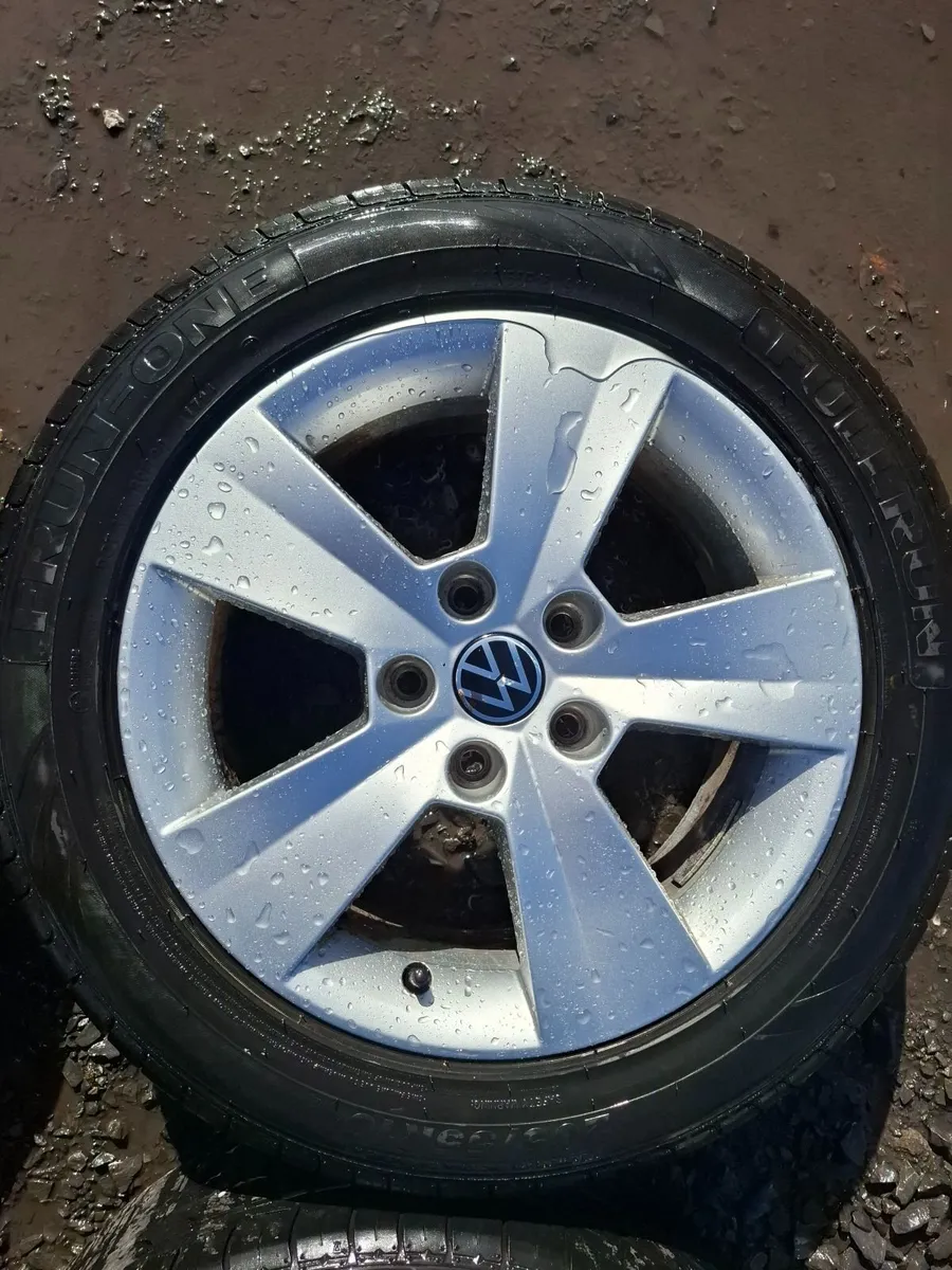 16" Vw Alloys with tyres - Image 4