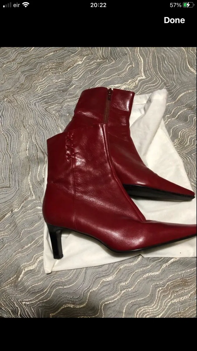 Ladies leather boots size 5 €15 - Image 2