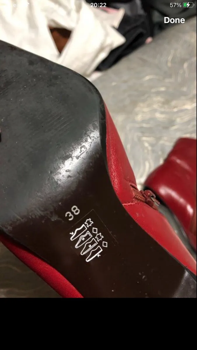 Ladies leather boots size 5 €15 - Image 4