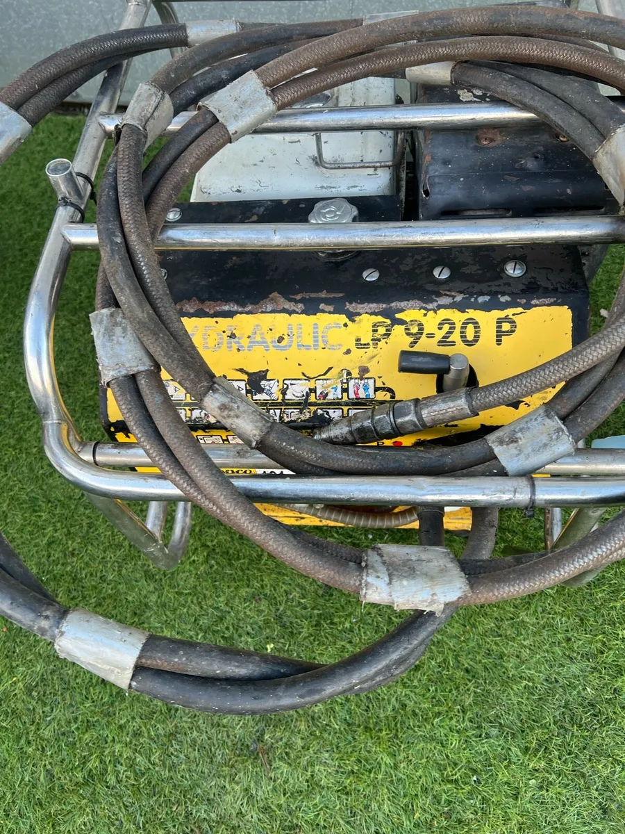 Log splitter hydraulic power pack Atlas Copco - Image 4