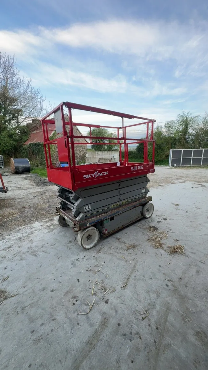 SJ 4632 Scissor Lift - Image 1