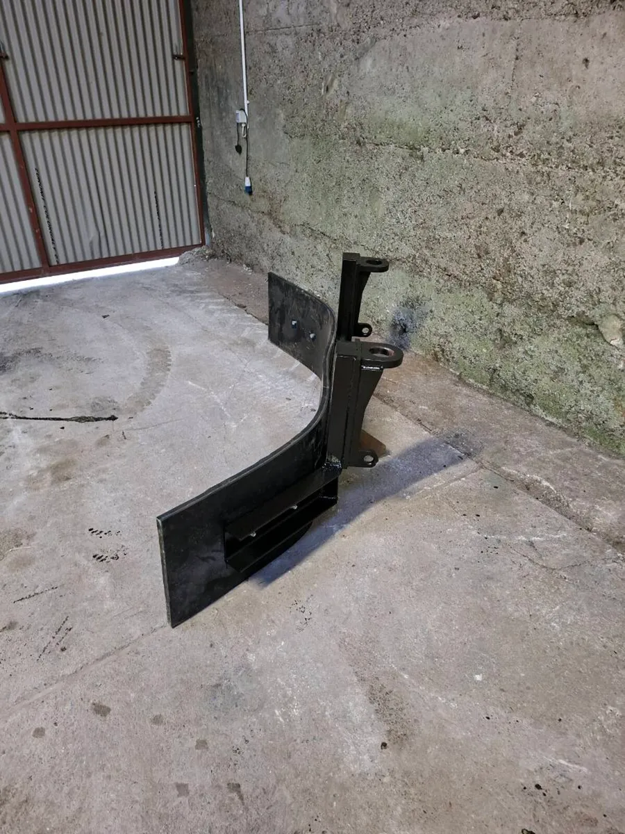 Pinnacle Fabrication Yard Scraper - Image 1