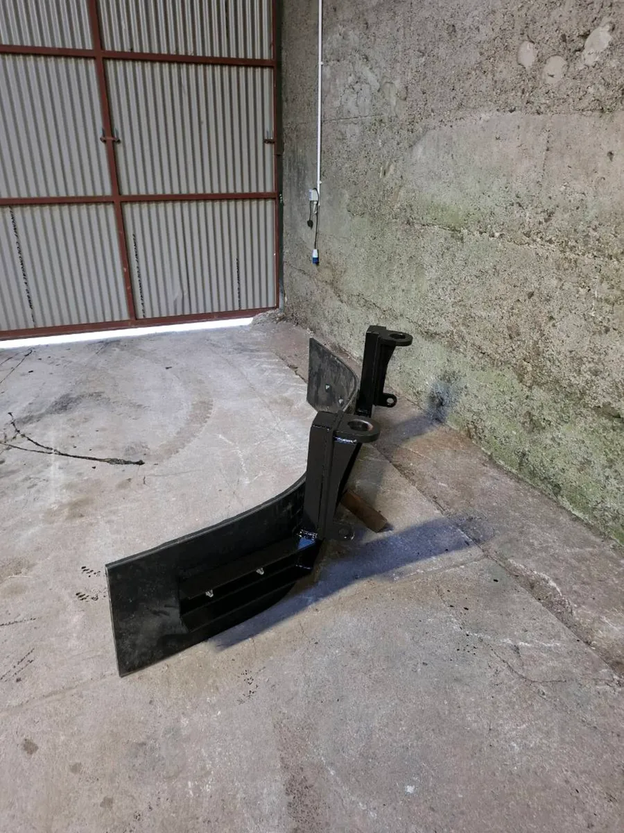 Pinnacle Fabrication Yard Scraper - Image 3