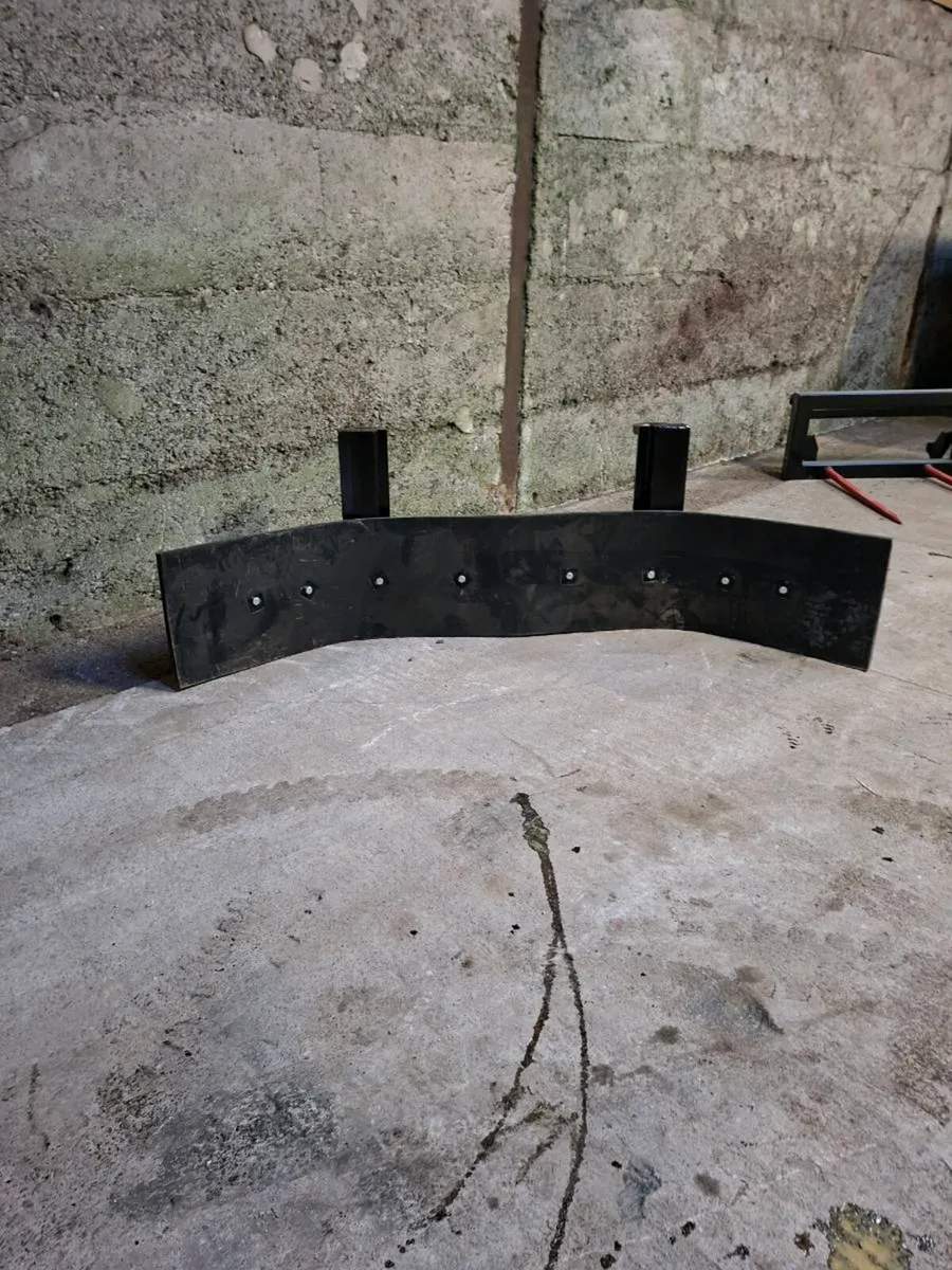 Pinnacle Fabrication Yard Scraper - Image 2