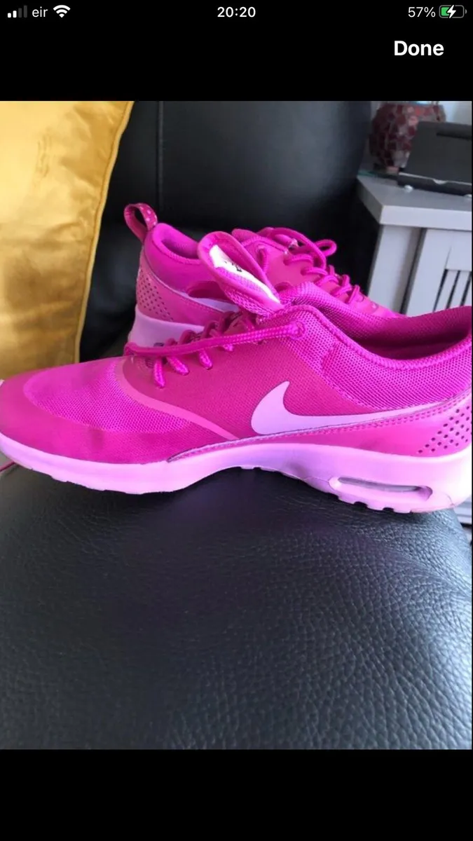 Girls Nike trainer size 3.5 €15 - Image 2