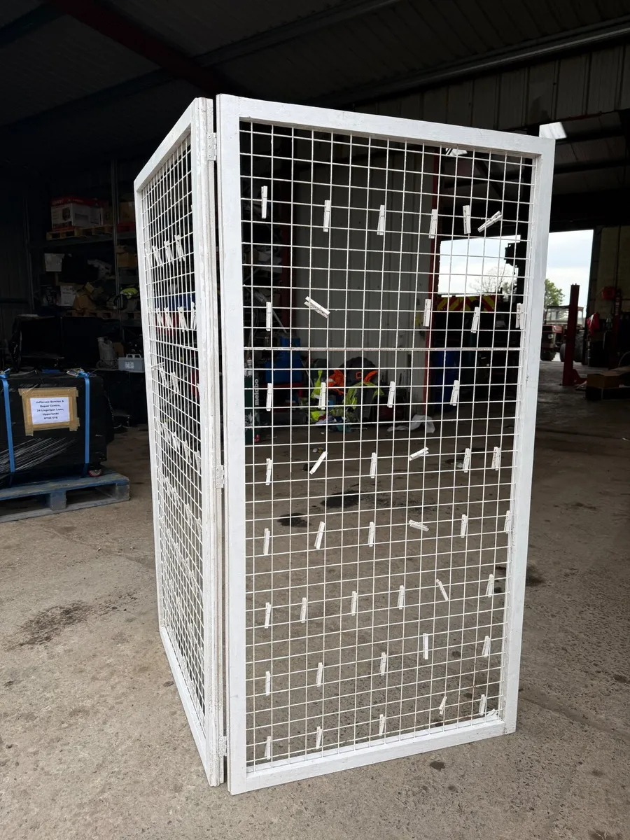 Crisp Wall - Image 1