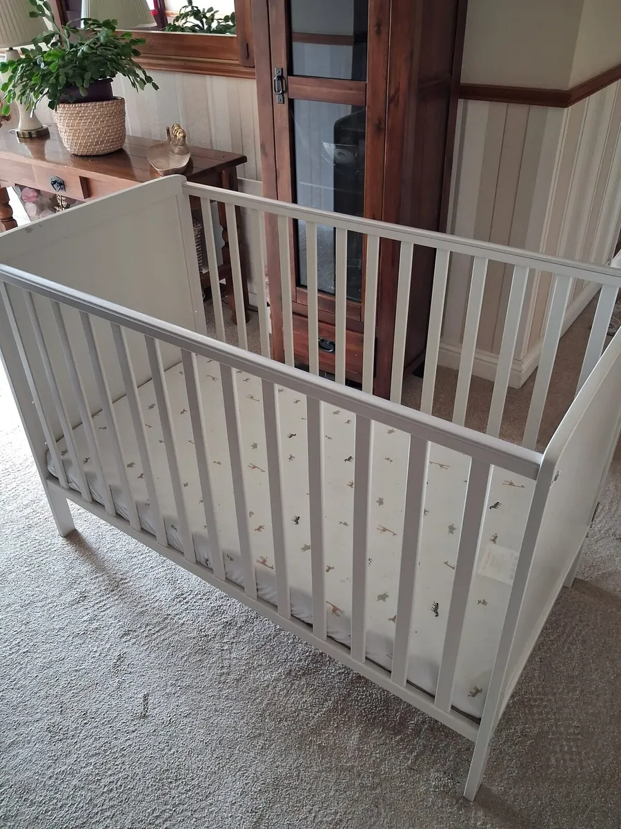 Baby Elegance Cot and Matress - Image 1