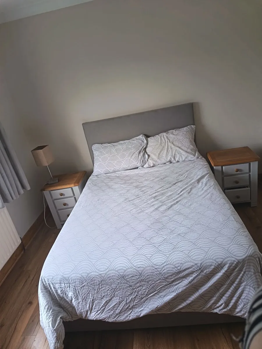 Bed, matress, tv Stand and play pen - Image 1