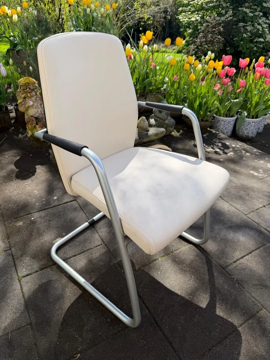 6 Leather Office/Boardroom/Dining Chairs - Image 4