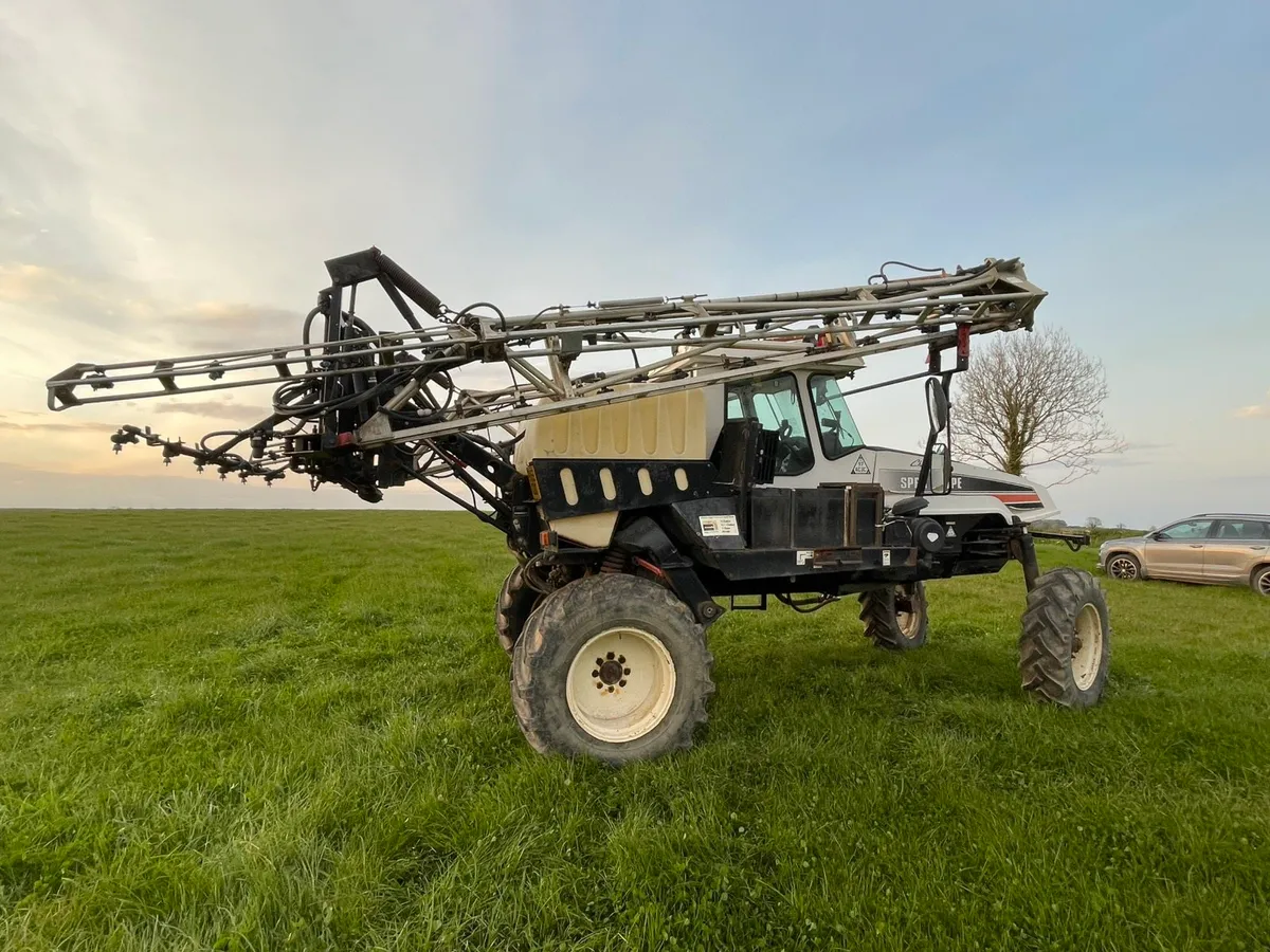 Challenger Spra Coupe 4450 sprayer - Image 3