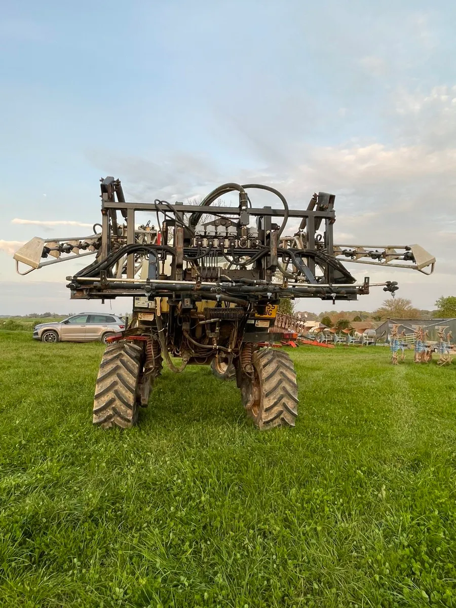 Challenger Spra Coupe 4450 sprayer - Image 4