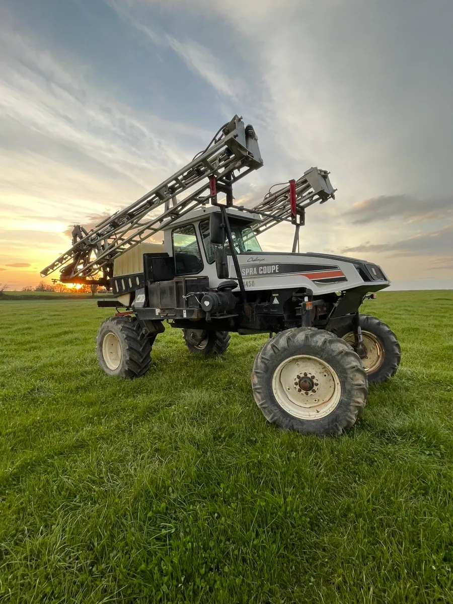 Challenger Spra Coupe 4450 sprayer - Image 1