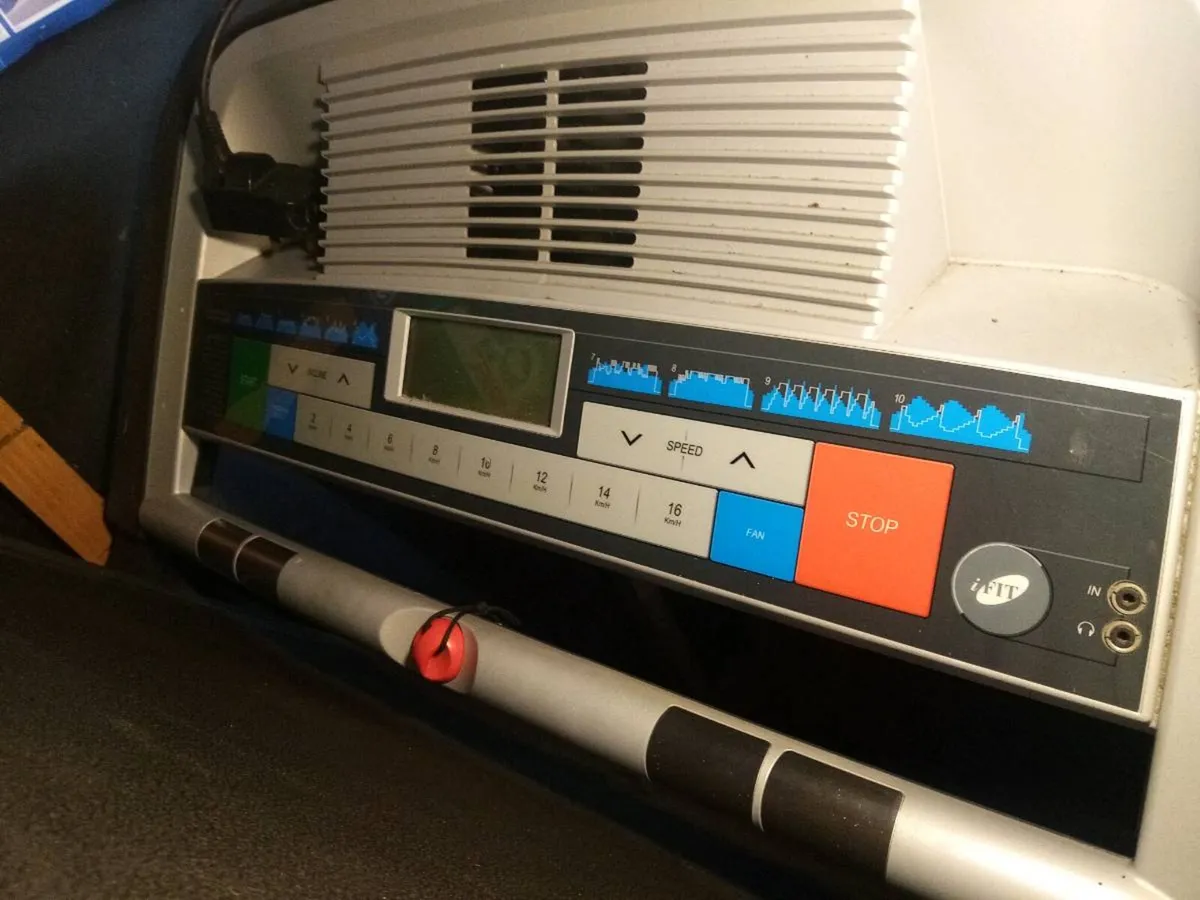 Treadmill 290€ as new - Image 3