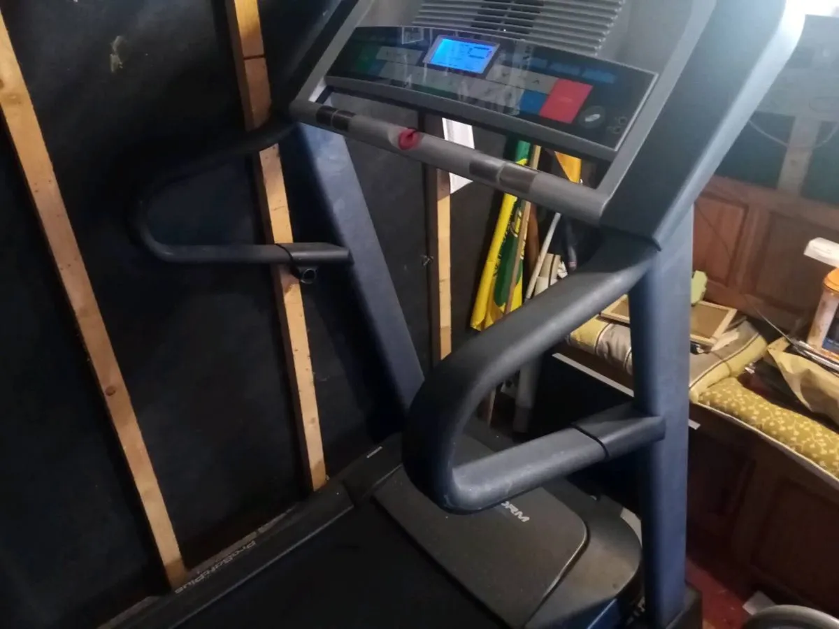 Treadmill 290€ as new - Image 1